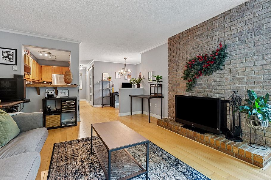 204 1234 Pendrell Street Vancouver, BC - 4