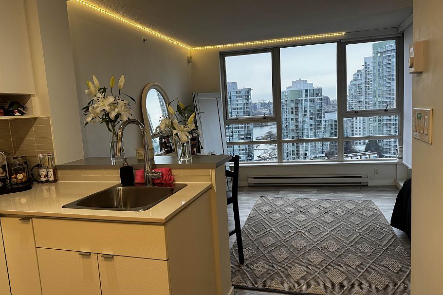 2201 939 Expo Boulevard Vancouver, BC - 19