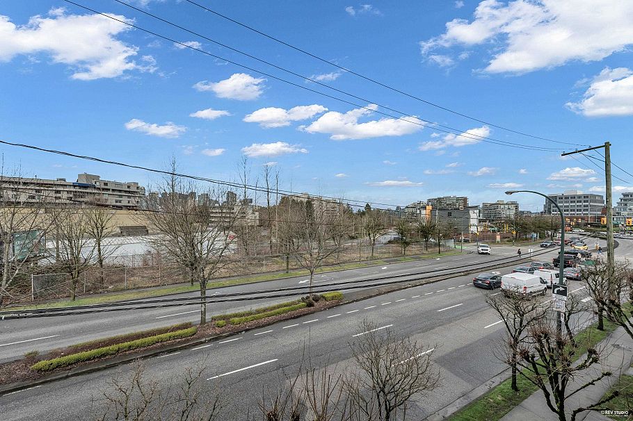 30 638 W 6th Avenue Vancouver, BC - 32