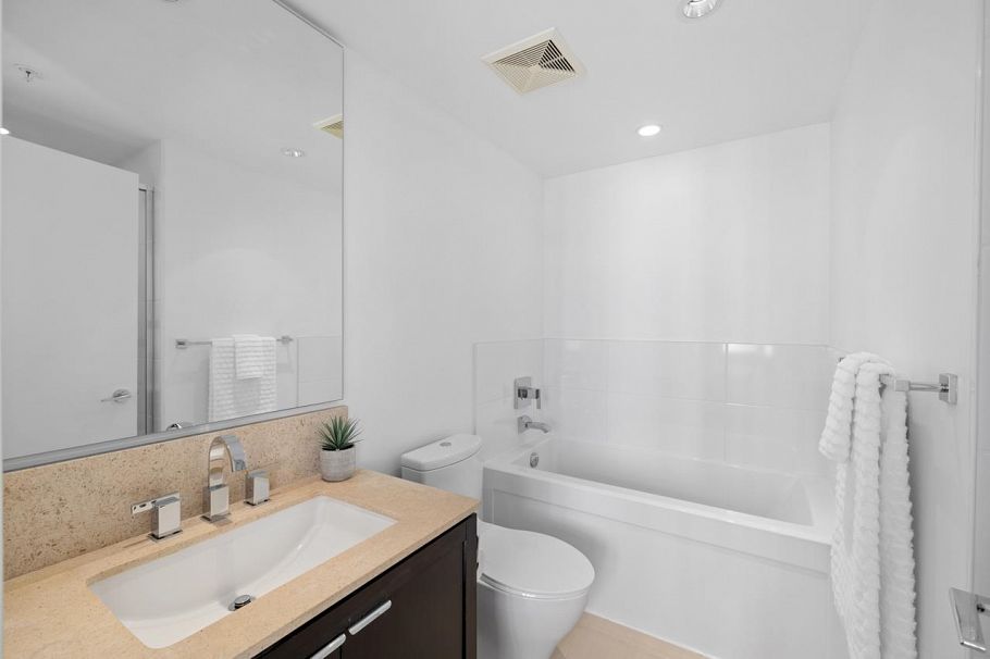 1302 158 W 13th Street North Vancouver, BC - 19