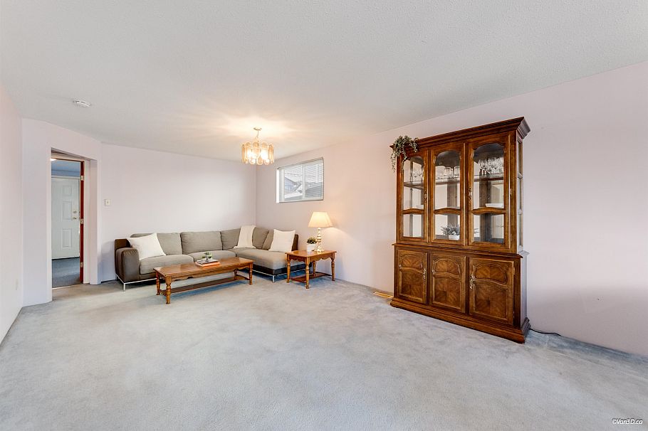 5871 Argyle Street Vancouver, BC - 2