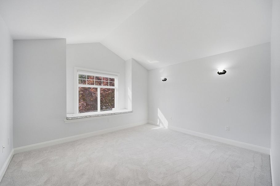 2411 George Street North Vancouver, BC - 18