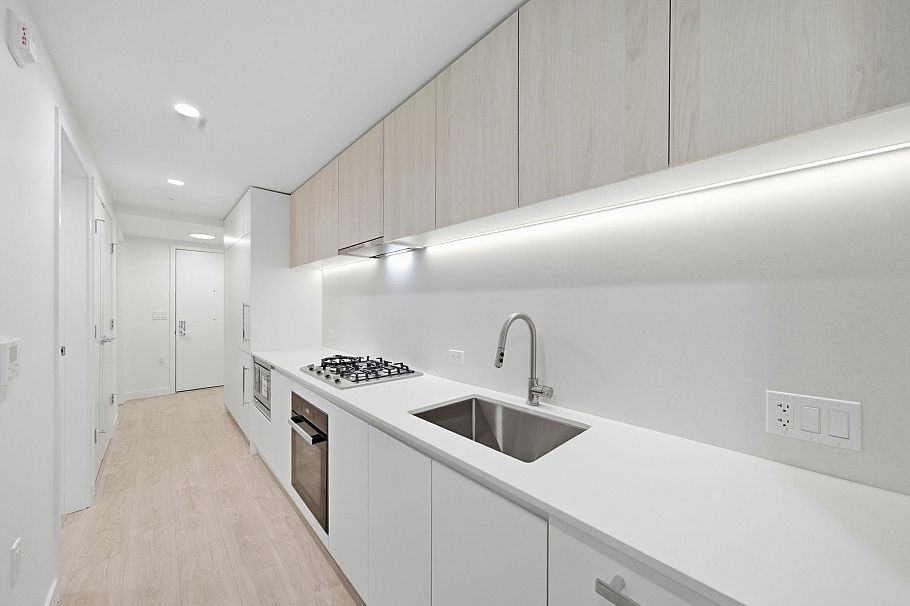 311 2803 W 4th Avenue Vancouver, BC - 9