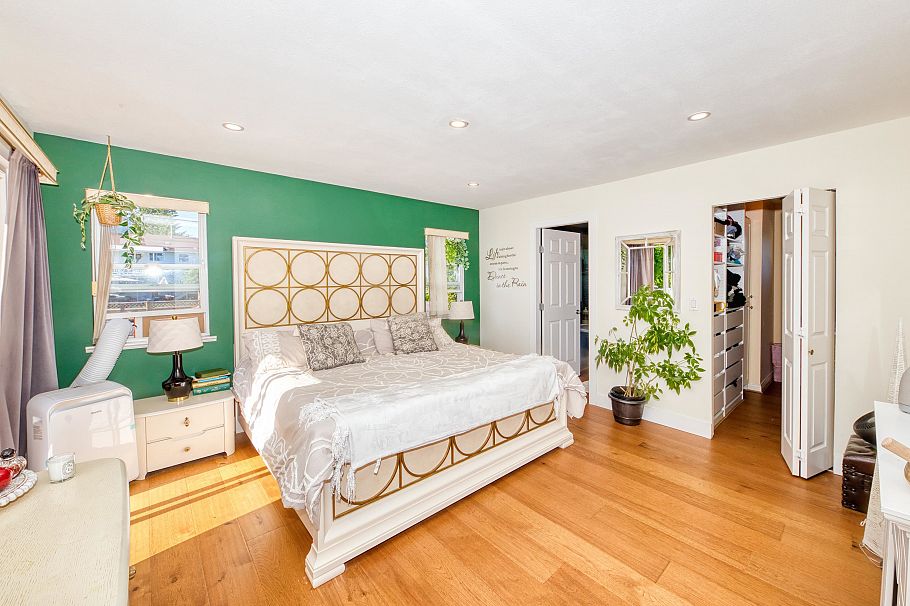 826 E 13th Street North Vancouver, BC - 20