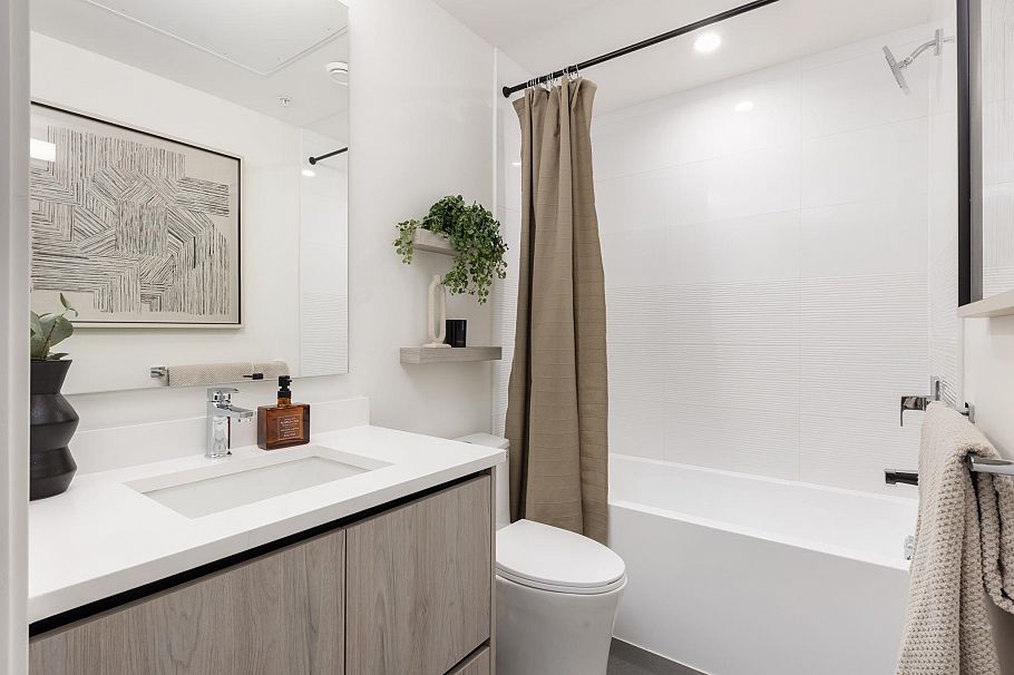 103 8398 Oak Street Vancouver, BC - 8