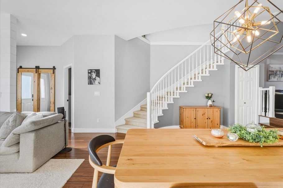 318 E Keith Road North Vancouver, BC - 4