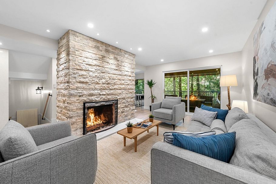 867 Frederick Road North Vancouver, BC - 1