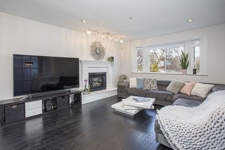 1278 E 13th Avenue Vancouver, BC - 4