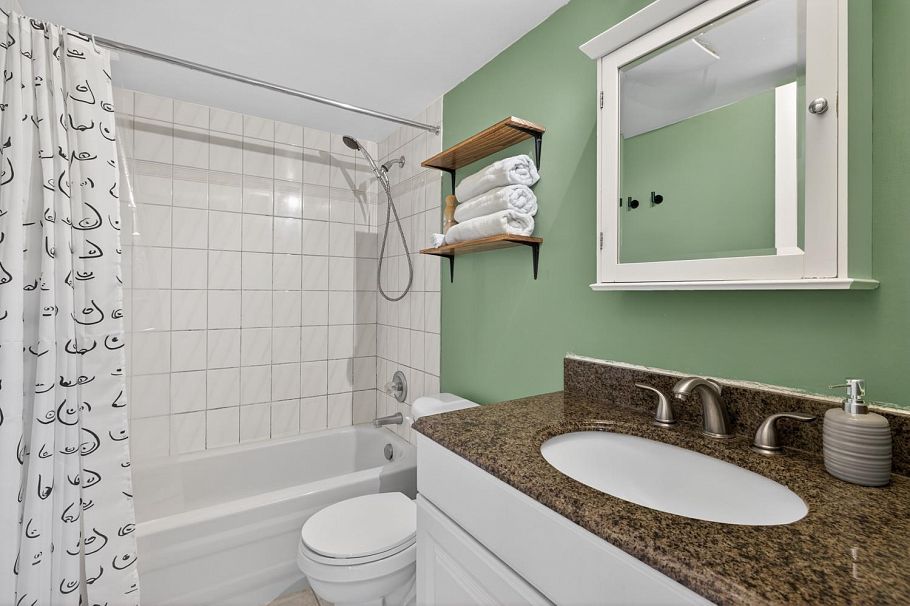 310 1099 E Broadway Vancouver, BC - 21