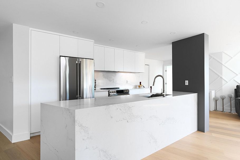 903 995 Roche Point Drive North Vancouver, BC - 2