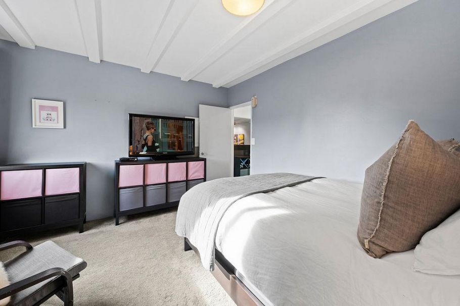 201 341 Mahon Avenue North Vancouver, BC - 11