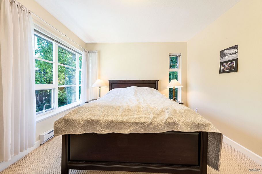 15 3150 Sunnyhurst Road North Vancouver, BC - 24