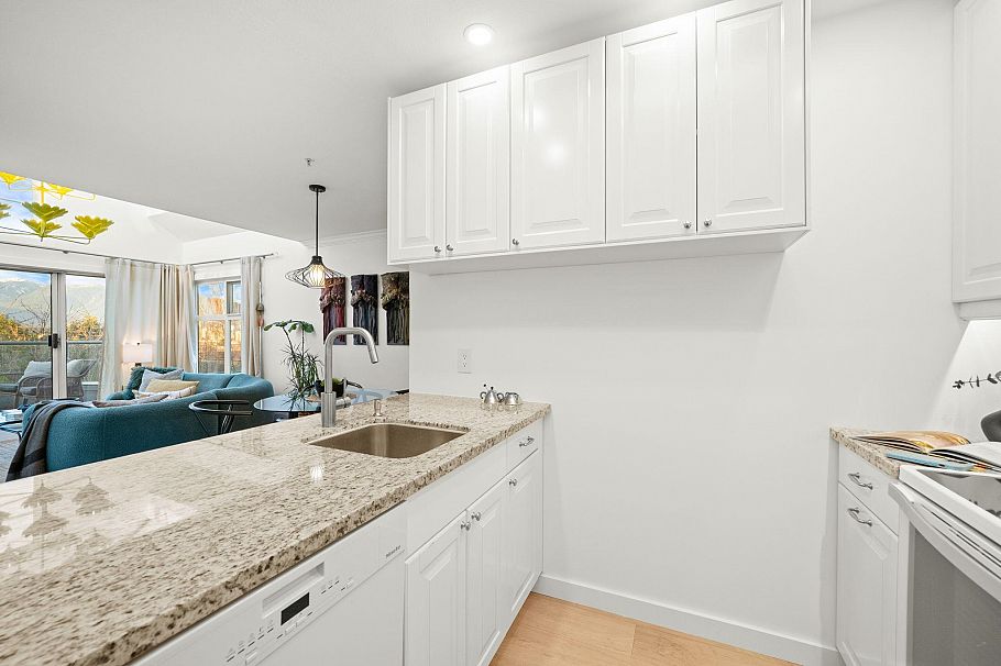 409 2250 W 3rd Avenue West Vancouver, BC - 14