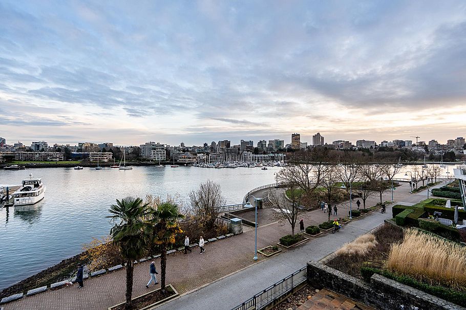 122 1228 Marinaside Crescent Vancouver, BC - 23