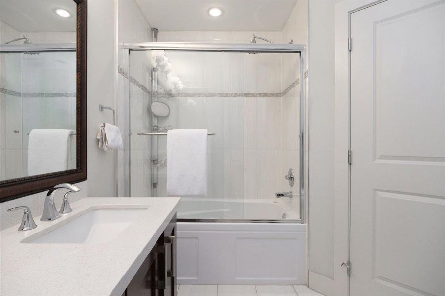 640 W 15th Street North Vancouver, BC - 25