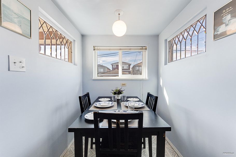 5871 Argyle Street Vancouver, BC - 9