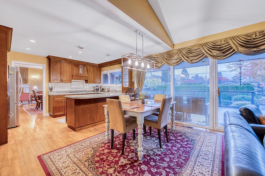 1428 W 37th Avenue Vancouver, BC - 17