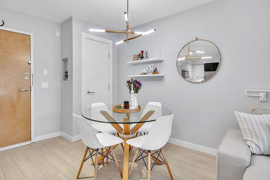 405 935 W 16th Street North Vancouver, BC - 7