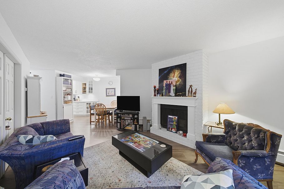 212 2620 Fromme Road North Vancouver, BC - 9