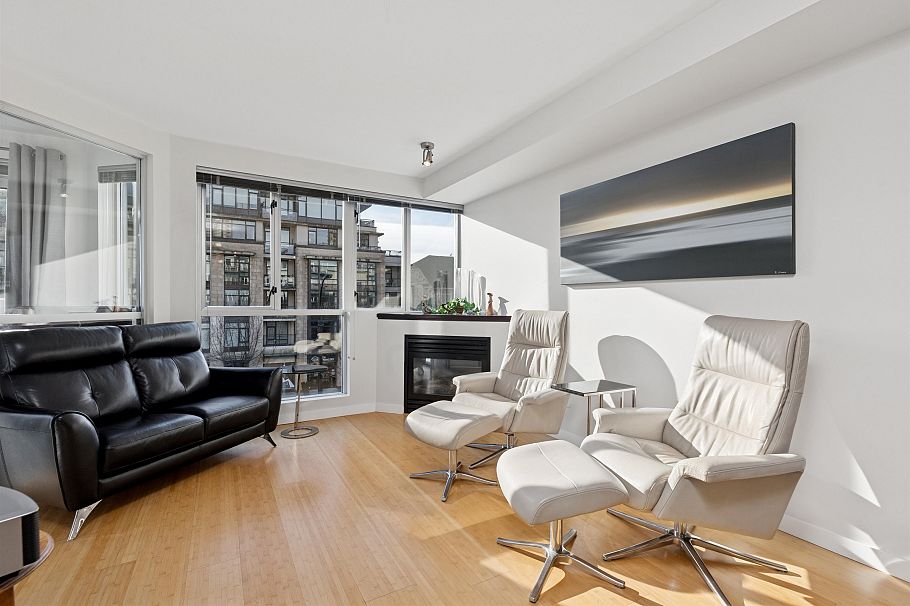 311 122 E 3rd Street North Vancouver, BC - 3