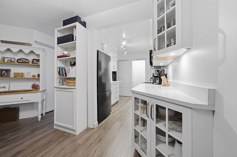 212 2620 Fromme Road North Vancouver, BC - 5