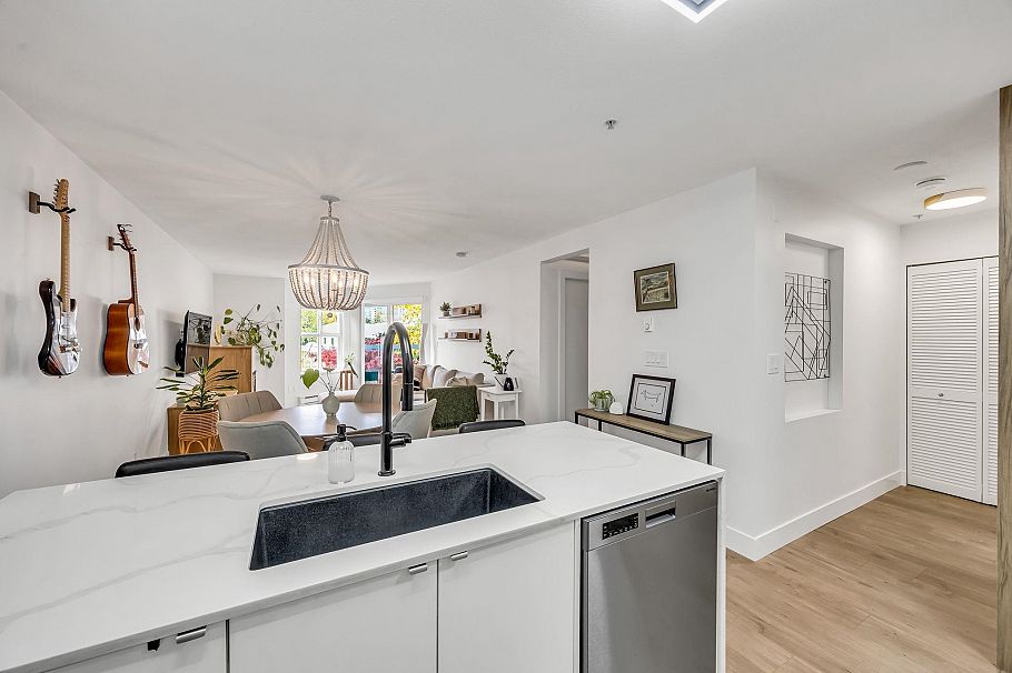 213 3038 E Kent Avenue South Vancouver, BC - 3