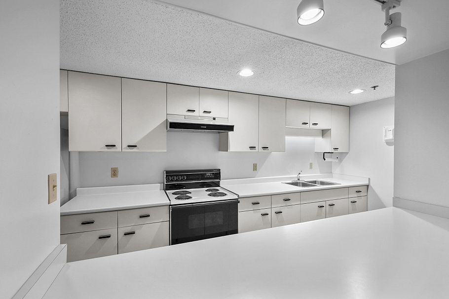 803 995 Roche Point Drive North Vancouver, BC - 36