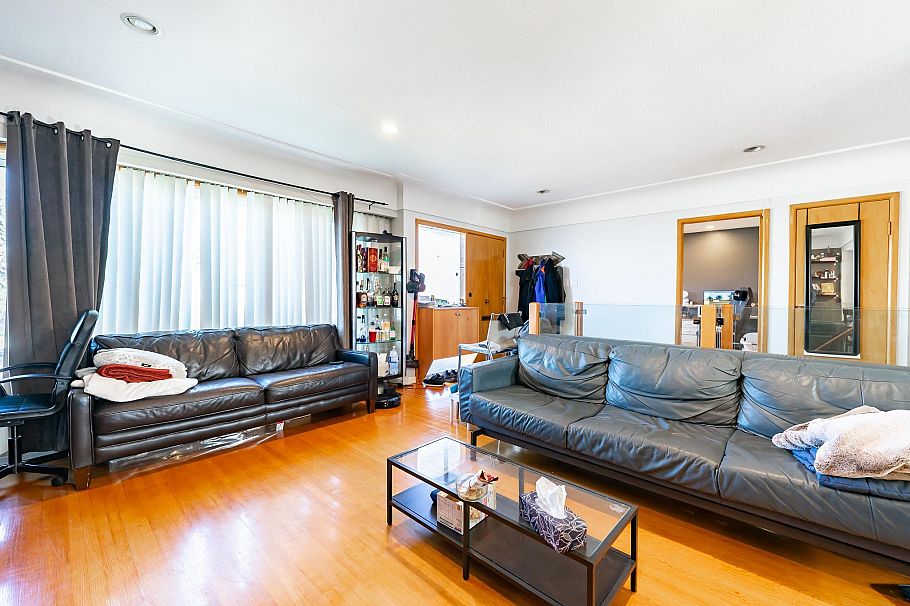 3654 E 25th Avenue Vancouver, BC - 17