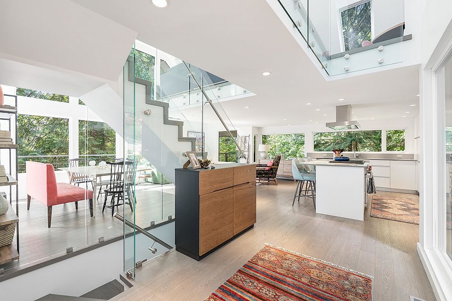 1197 Tall Tree Lane North Vancouver, BC - 3