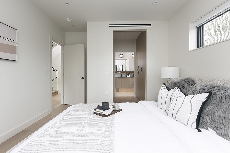 2 58 E 40th Avenue Vancouver, BC - 25