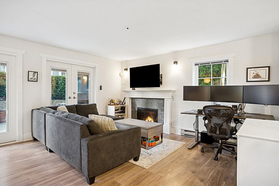 327 W 15th Avenue Vancouver, BC - 3