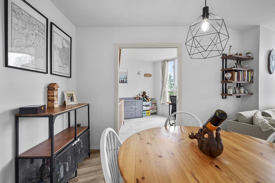 803 995 Roche Point Drive North Vancouver, BC - 17