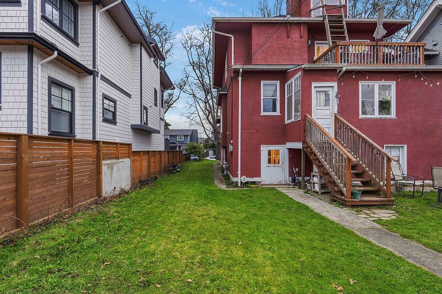 354 W 15th Avenue Vancouver, BC - 34