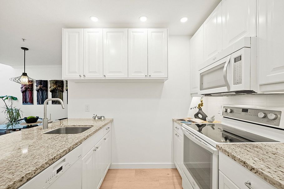 409 2250 W 3rd Avenue West Vancouver, BC - 13