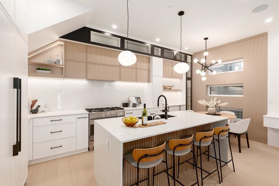 477 W 20th Avenue Vancouver, BC - 5