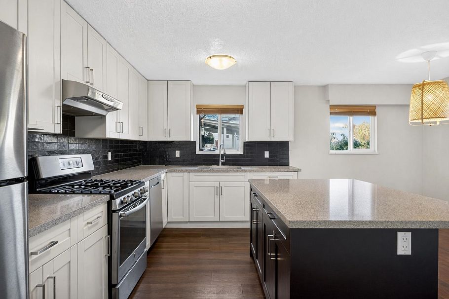 557 E 21st Avenue Vancouver, BC - 10