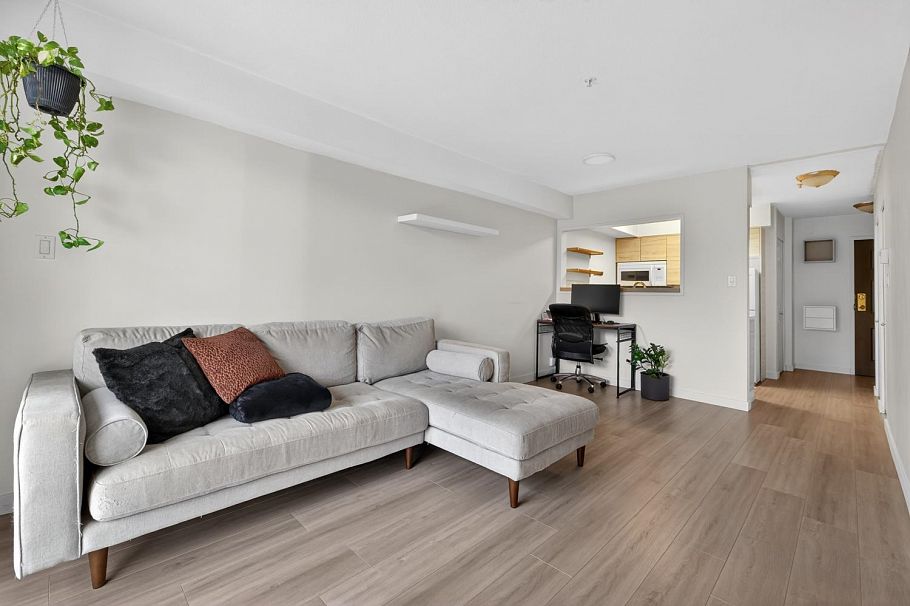 310 1099 E Broadway Vancouver, BC - 15