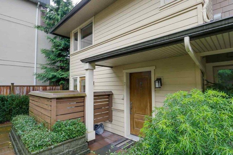 7 215 E 4 Street North Vancouver, BC - 1