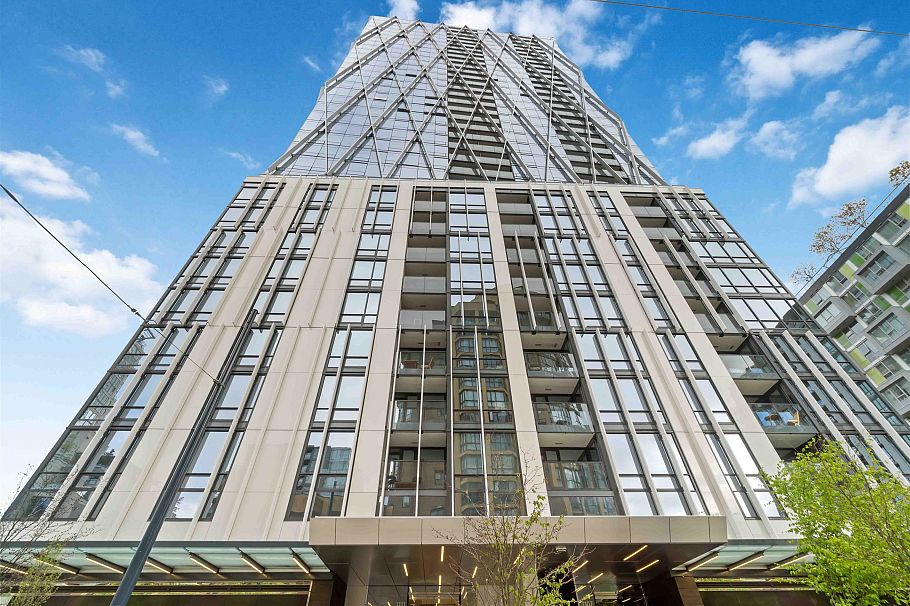 1305 1111 Richards Street Vancouver, BC - 1