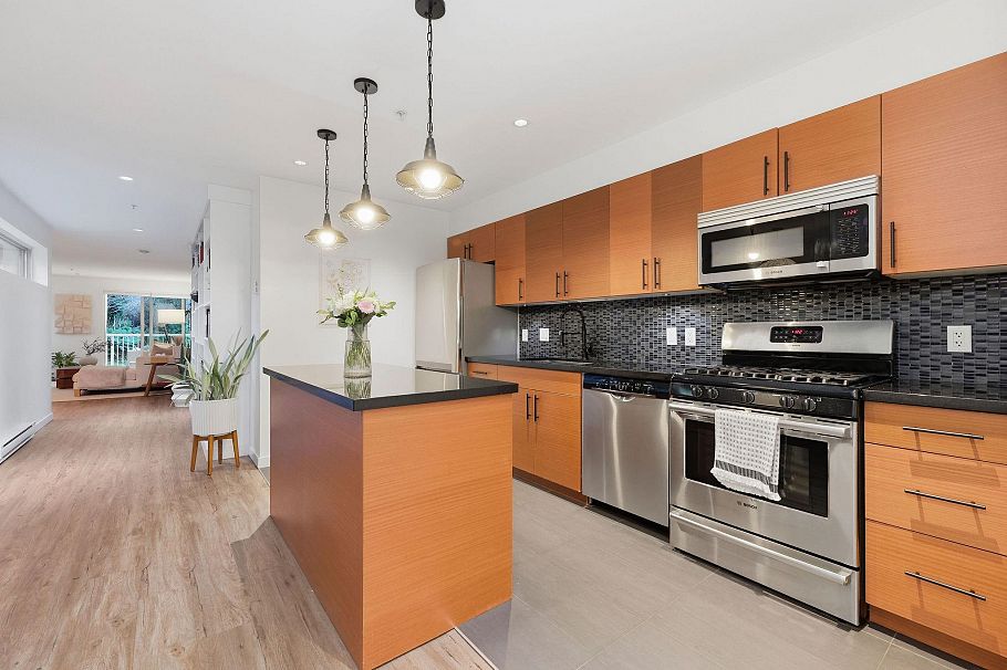 105 2832 Capilano Road North Vancouver, BC - 12