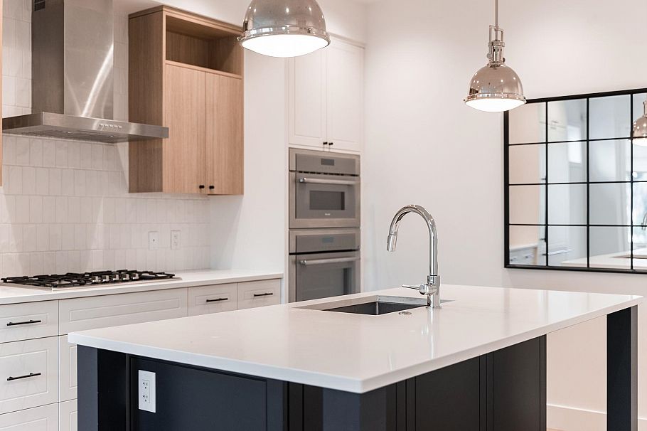 3530 W 43rd Avenue Vancouver, BC - 22