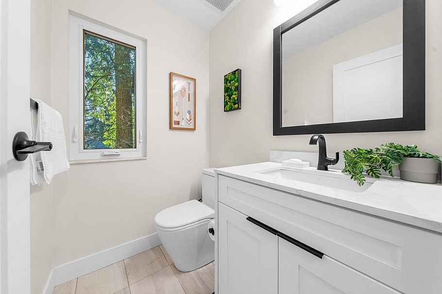 867 Frederick Road North Vancouver, BC - 9