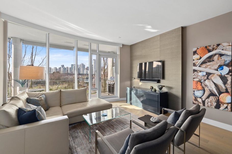 406 1616 Columbia Street Vancouver, BC - 1