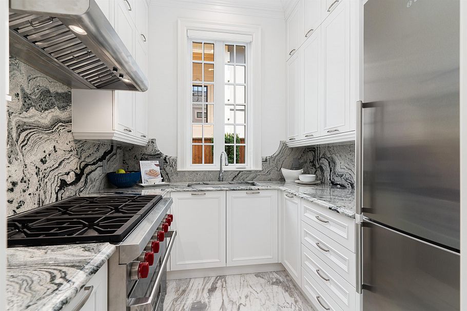 8083 Angus Drive Vancouver, BC - 9