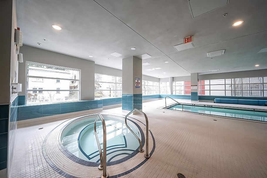 303 1211 Melville Street Vancouver, BC - 35