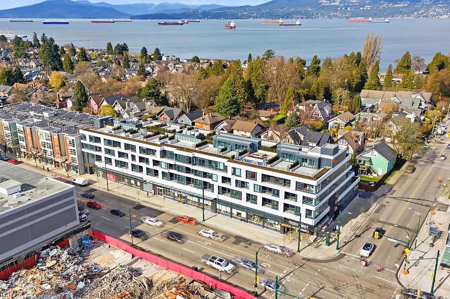 311 2803 W 4th Avenue Vancouver, BC - 28