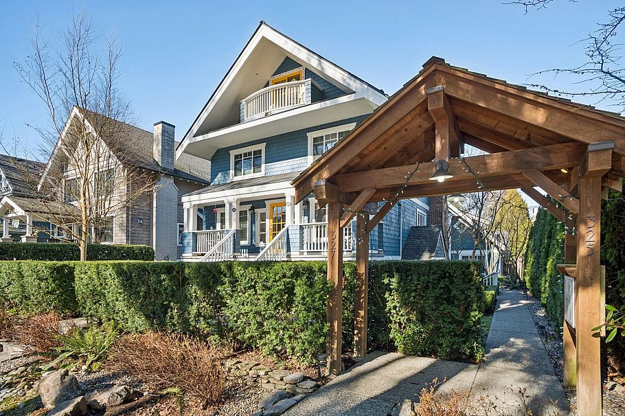 327 W 15th Avenue Vancouver, BC - 1