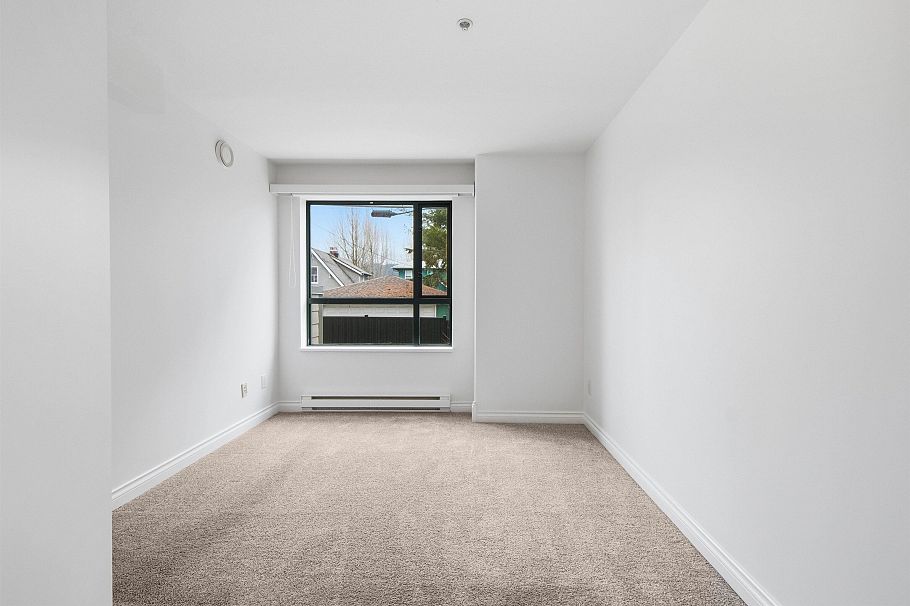 201 2741 E Hastings Street Vancouver, BC - 9