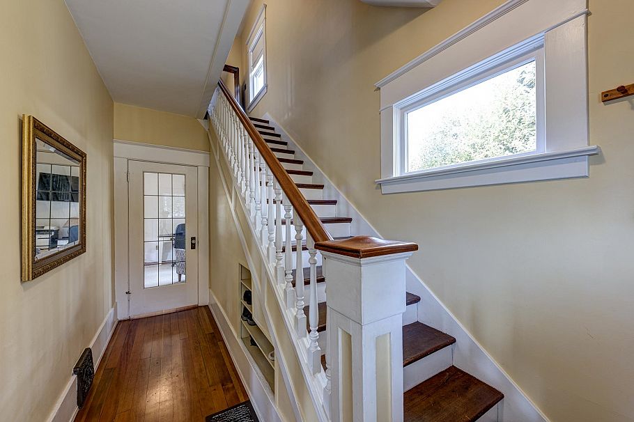 3039 St. Georges Avenue North Vancouver, BC - 17