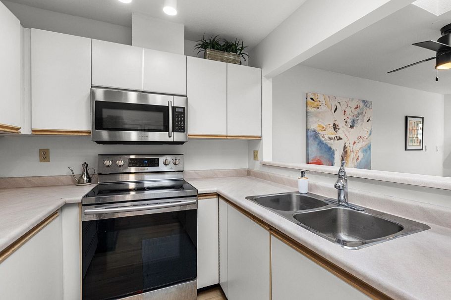 407 1950 E 11th Avenue Vancouver, BC - 14